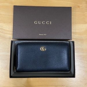 Gucci zippy wallet black